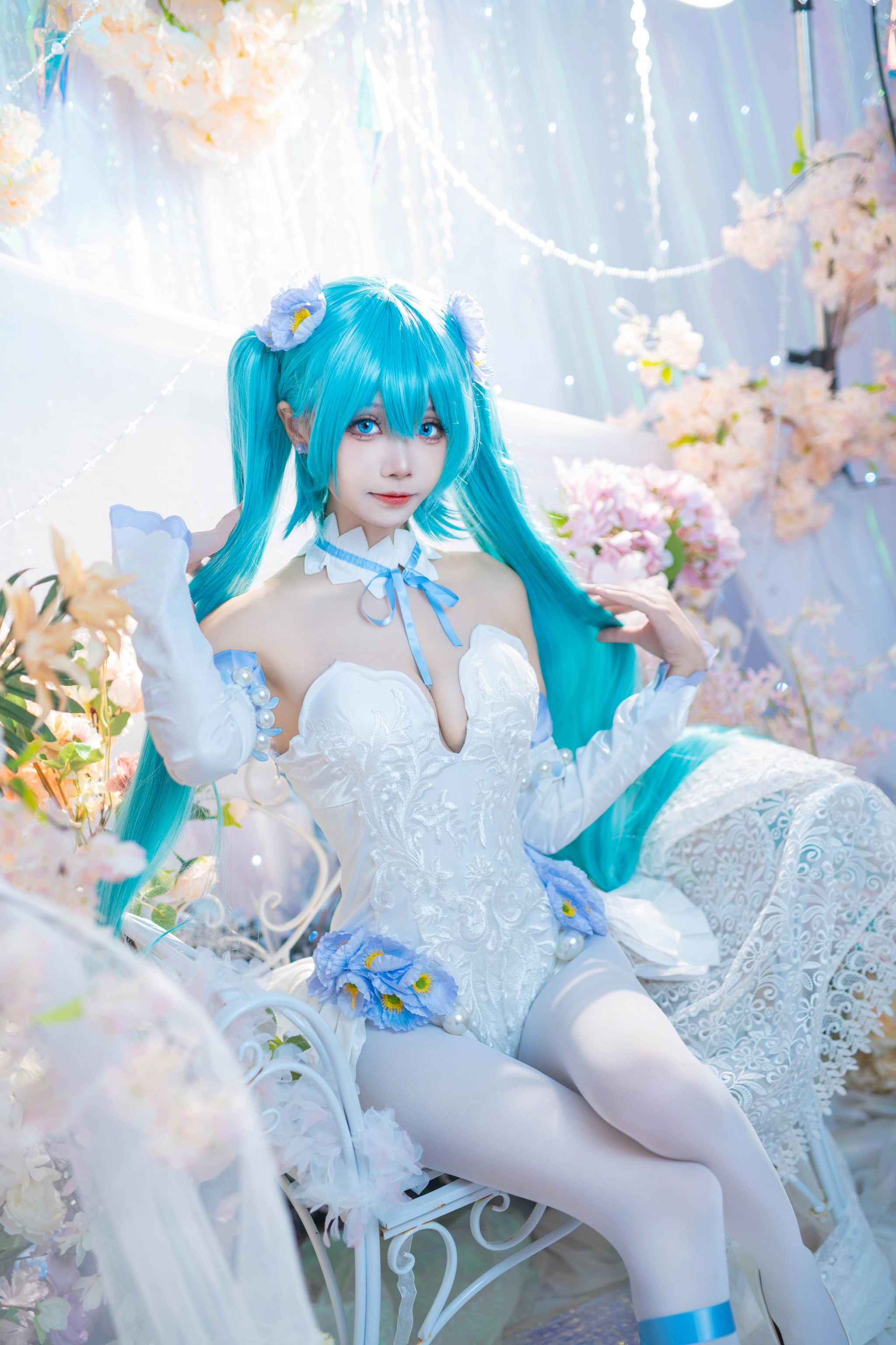 艾西Aiwest - NO.011 初音 粉蝶花[44P]-XikXak